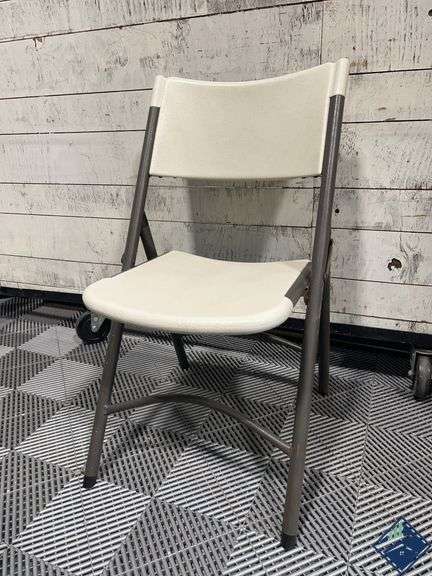 Northwest Territory Folding Chair