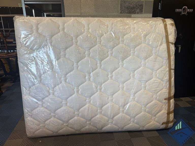 Queen Sealy Posturepedic Mira Loma II Plush Mattress & Boxspring