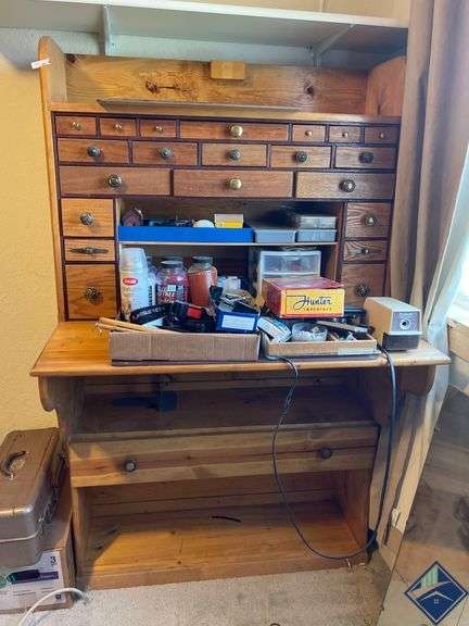 Wooden Desk with Multiple Drawers *contents not included*upstairs*come after 1*