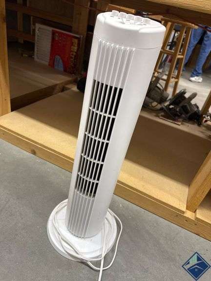 White Domine Tower Fan Model FZ10-10NW