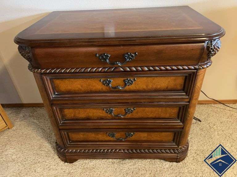 Aspenhome 3-Drawer Wood Nightstand with Power Strip *stairs*