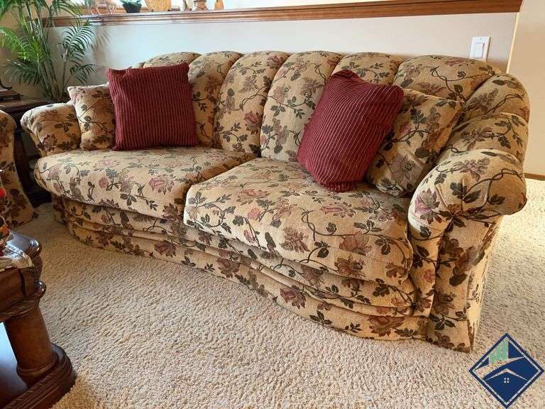 Floral Upholstered Sofa with Pillows, 91” Wide *upstairs*