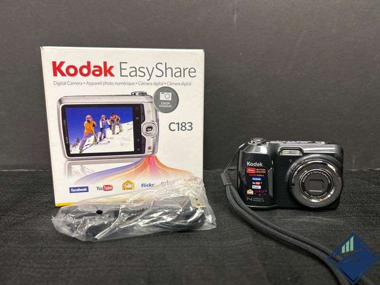 Kodak EasyShare C183 Digital Camera with Accessories