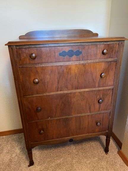 Vintage Four Drawer Wooden Dresser *basement*