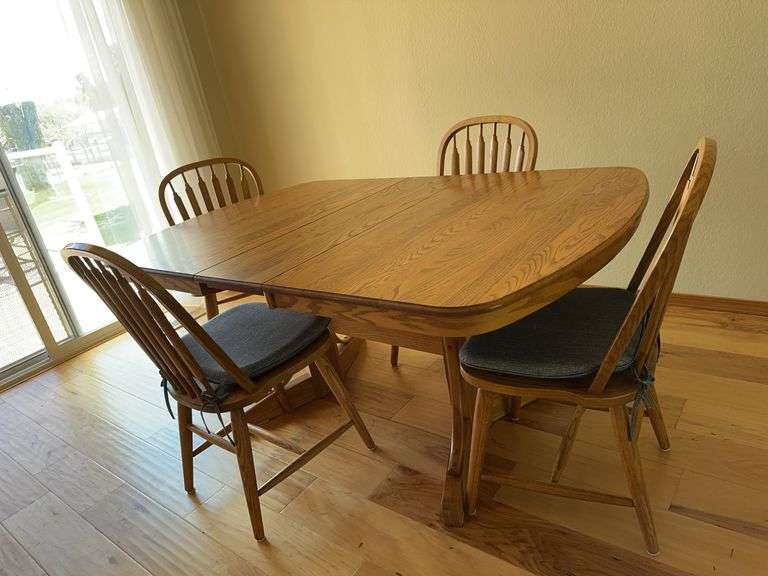 Richardson Brothers Company Oak Dining Table with Chairs & Leaf