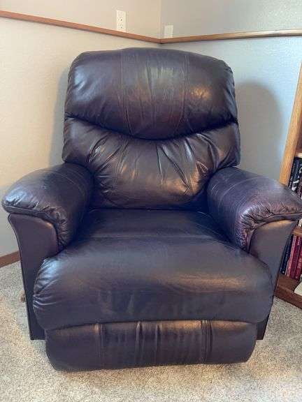 Brown Leather La-Z-Boy Recliner Chair *downstairs*