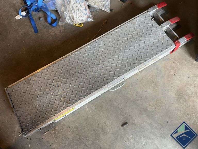 Daws Aluminum Folding Ramp