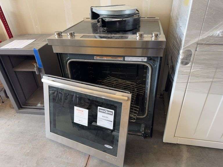 JennAir Electric Range With Downdraft Vent