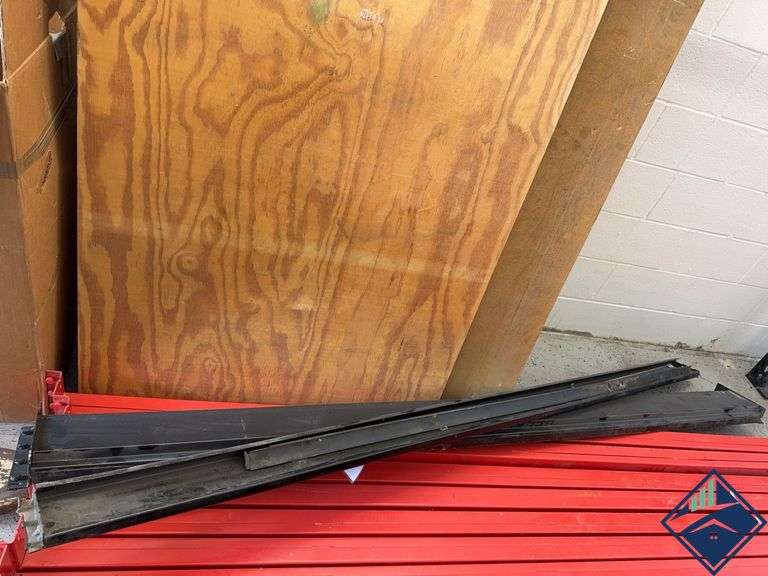 Pallet Rack Shelving Brackets (2)Black (4)Red