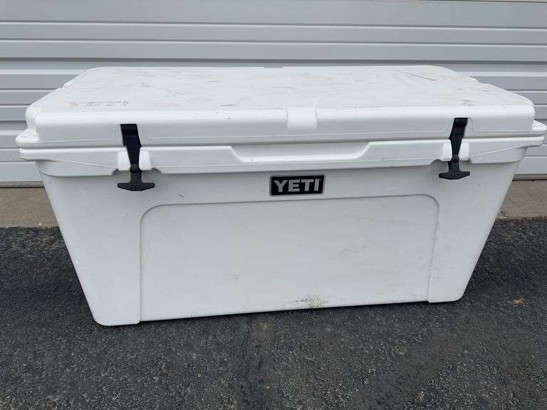 Yeti Tundra 110 Cooler