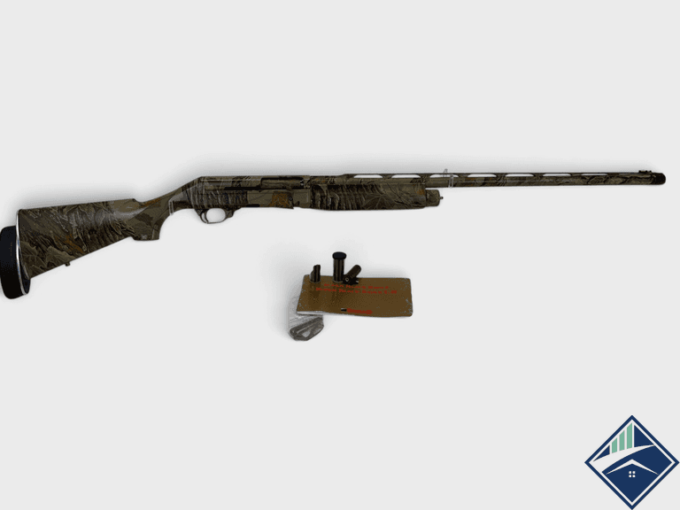 Benelli  Super Black Eagle  12 GA.