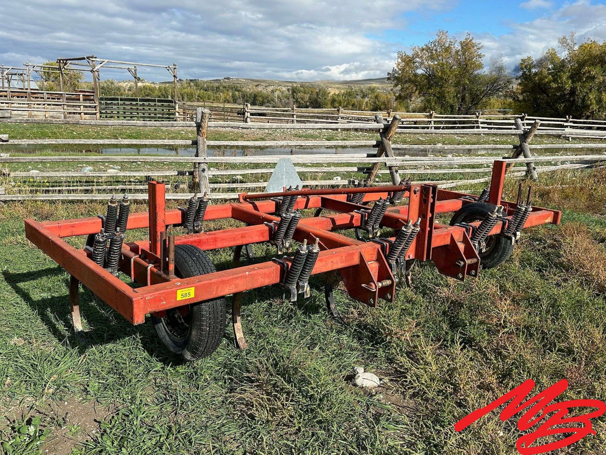 13' IHC 55 Chisel Plow, 13 double spring shanks - Musser