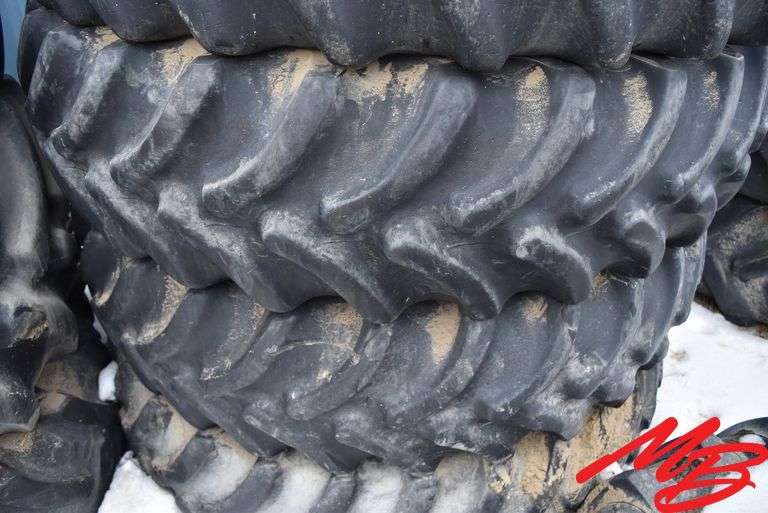(5) 385/85 R 34 Tractor Tires (fr-gd)