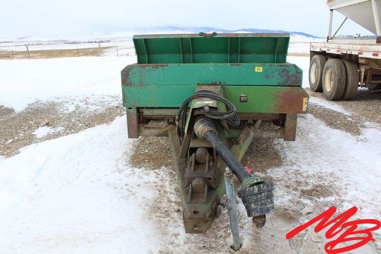 John Deere Manure Spreader 16'