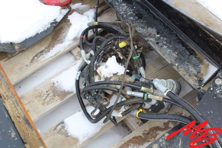 MacDon Header Adapter for Clause Combine