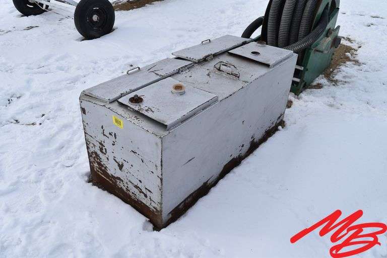 2 Compartment Fuel Tank w/Tool Box 5'x 27"x 25"