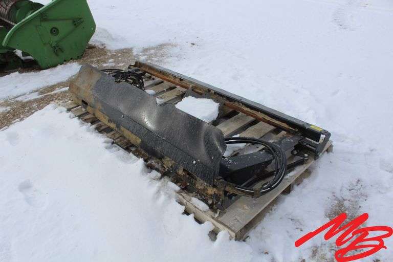 MacDon Header Adapter for Clause Combine