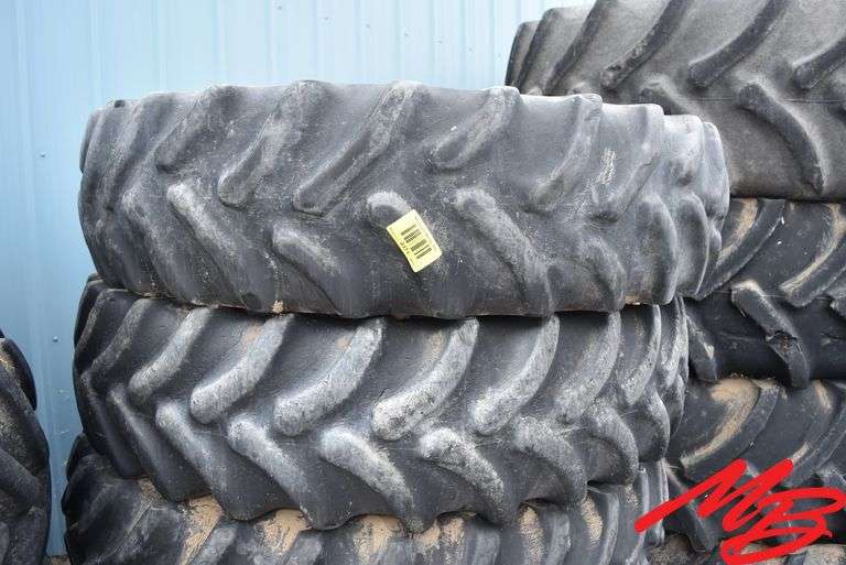 (5) 385/85 R 34 Tractor Tires (fr-gd)