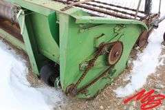 John Deere Header 11" Tine Pickup, Auger Feed