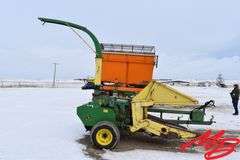 John Deere Forage Harvester w/JD 2-Row Corn Header