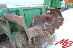 John Deere Manure Spreader 16'