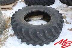 (1) 16.9-26 Tire (fr)