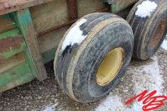 John Deere Manure Spreader 16'