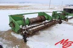 John Deere Header 11" Tine Pickup, Auger Feed