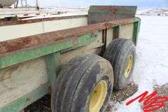 John Deere Manure Spreader 16'