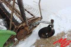 John Deere Header 11" Tine Pickup, Auger Feed