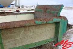 John Deere Manure Spreader 16'