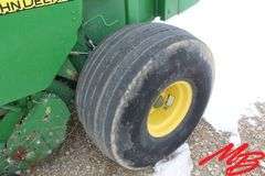 John Deere 569 Mega Wide Plus (18-20k Approx Bale Count) Round Baler
