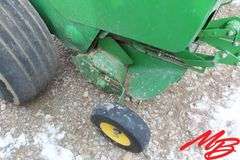 John Deere 569 Mega Wide Plus (18-20k Approx Bale Count) Round Baler