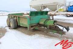 John Deere Manure Spreader 16'