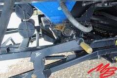 New Holland Flexicoil Tow Between Air Dril 44' w/ New Holland SC230 Air Cart