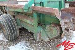 John Deere Manure Spreader 16'