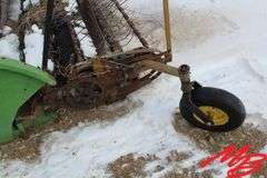 John Deere 12" Pickup Header, Auger Feed