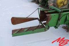 John Deere 468 Small Square Baler w/Bale Turner