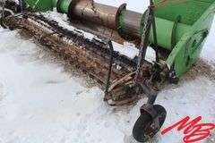 John Deere Header 11" Tine Pickup, Auger Feed