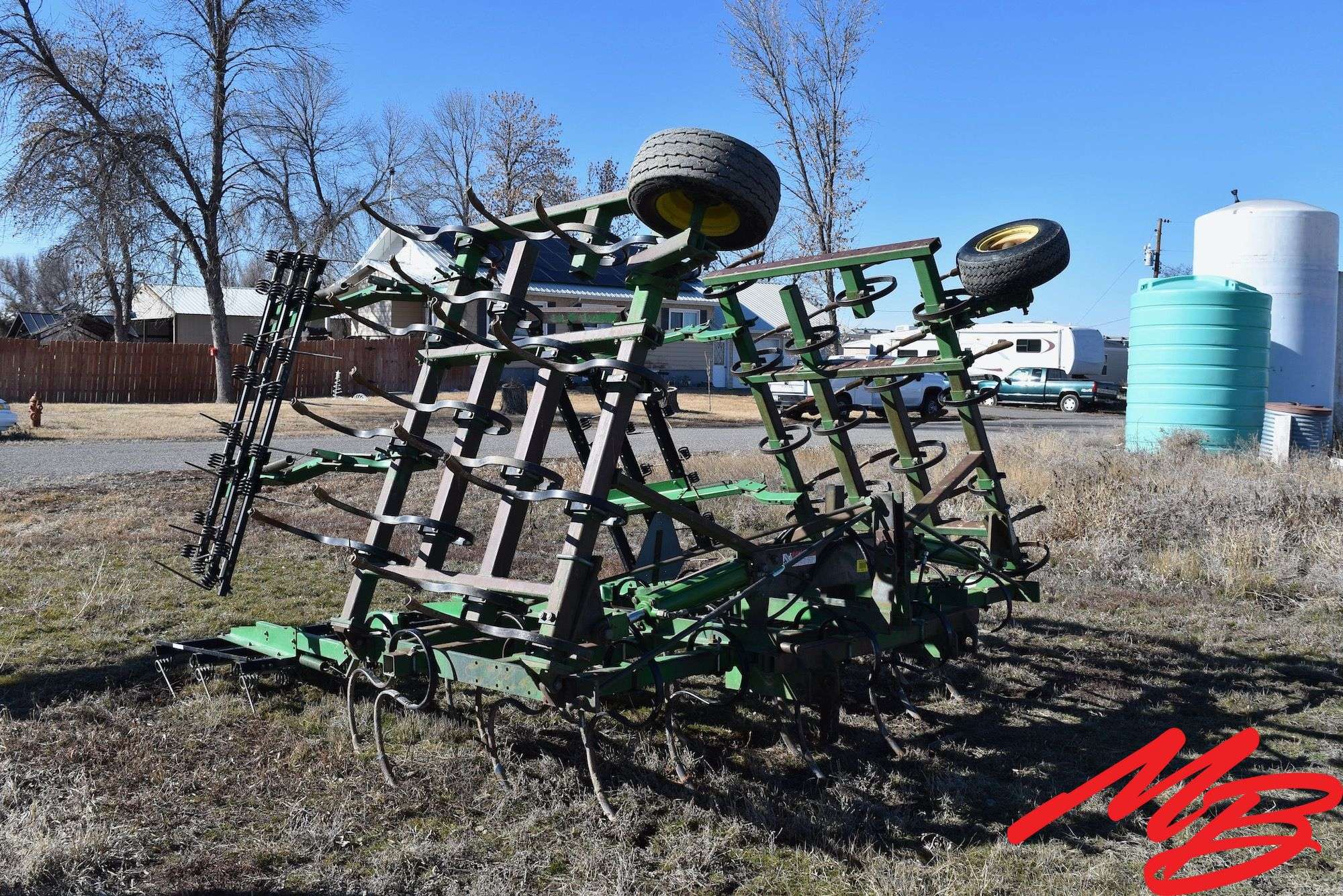 John Deere 960 Field Cultivator 24'
