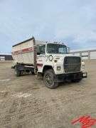Ford L8000 Feed Truck W/ Harsh Haysizor 16Z24 Box