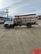 Ford L8000 Feed Truck W/ Harsh Haysizor 16Z24 Box