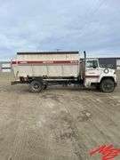 Ford L8000 Feed Truck W/ Harsh Haysizor 16Z24 Box