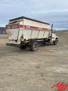 Ford L8000 Feed Truck W/ Harsh Haysizor 16Z24 Box