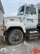 Ford L8000 Feed Truck W/ Harsh Haysizor 16Z24 Box