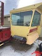 New Holland 1068 Bale Wagon