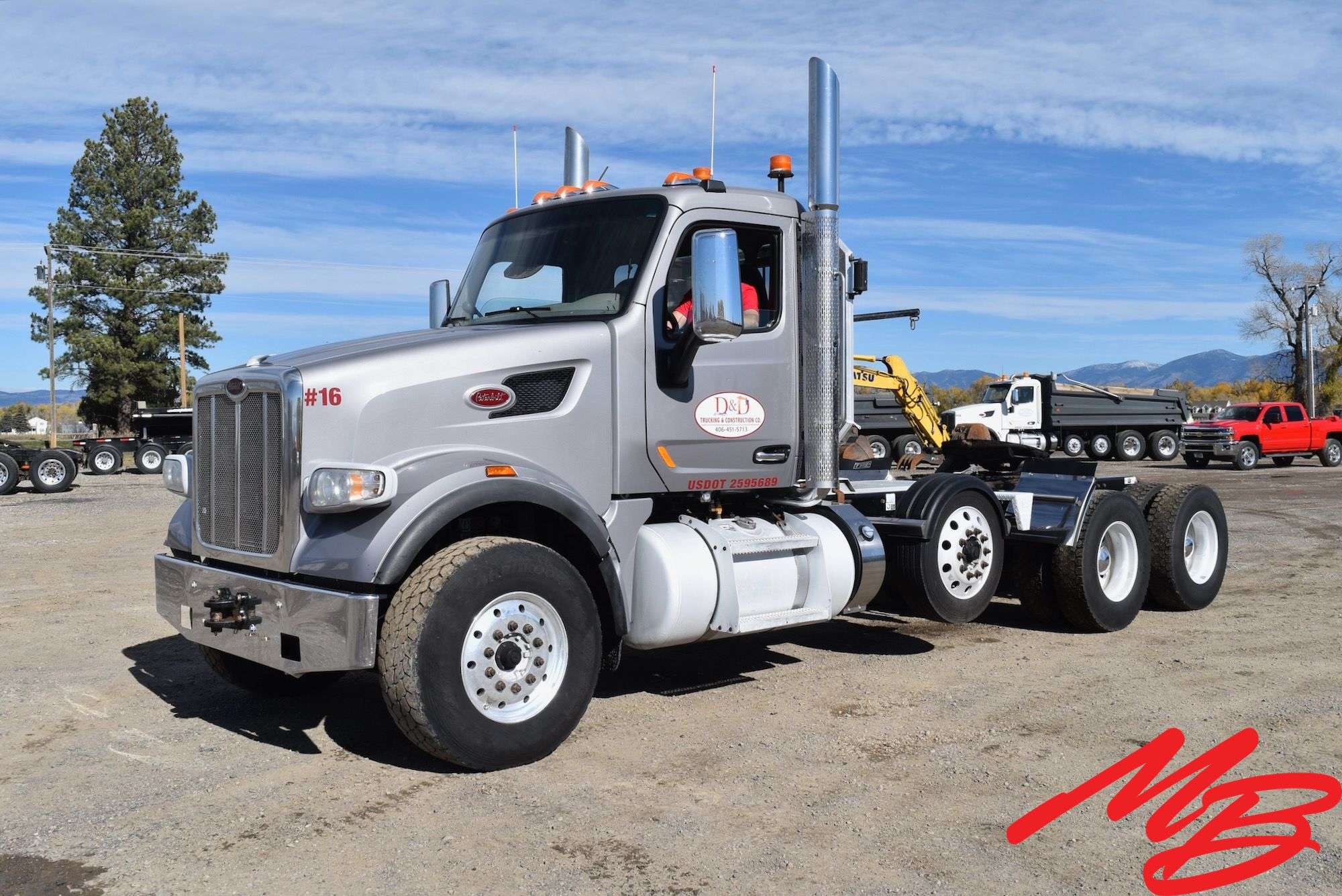 2020  Peterbilt  567 Semi Truck