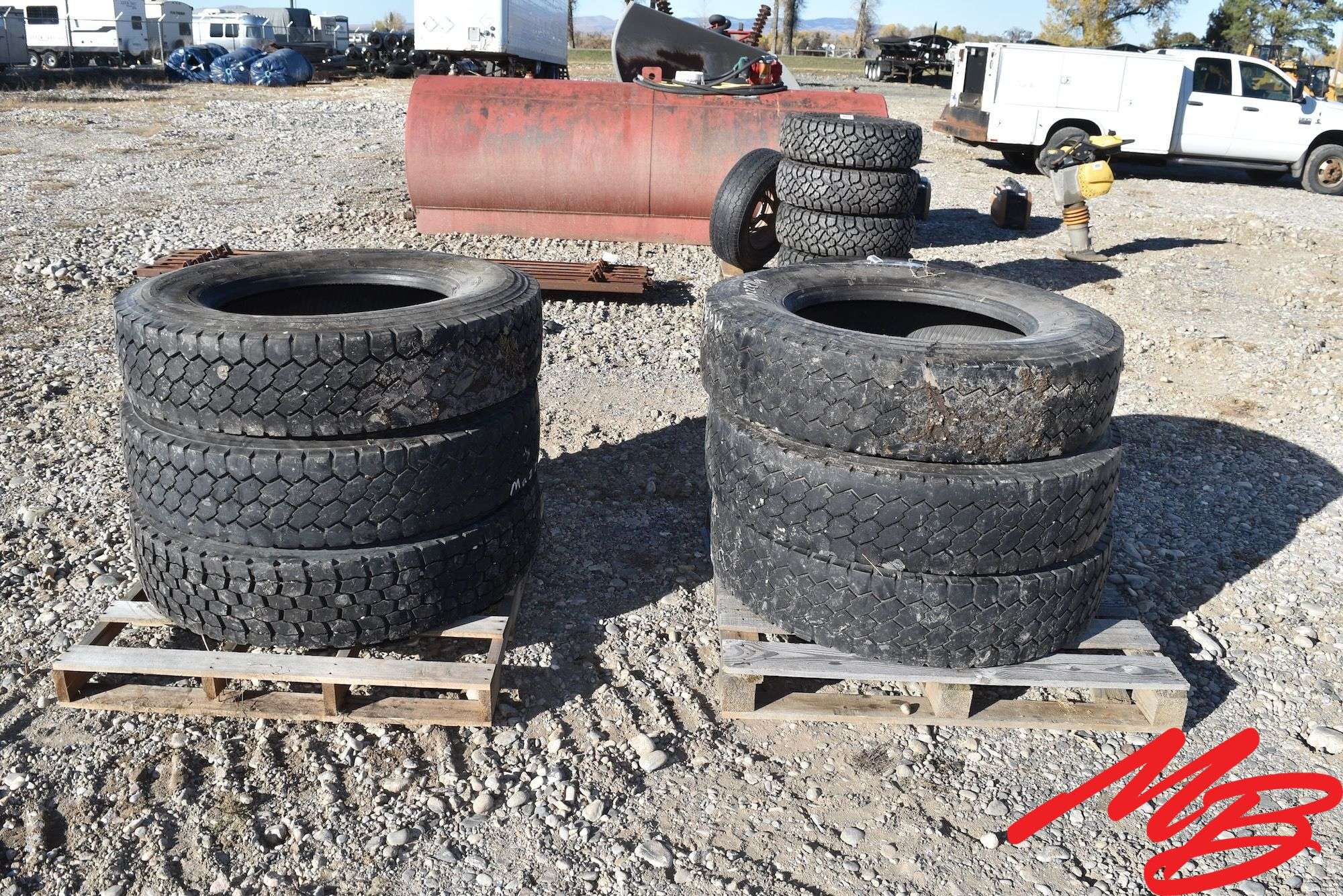 (6) Truck Tires 11R24.5 (fr-gd)