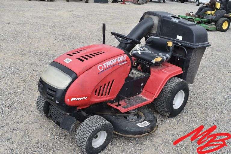 Troy-Built Lawn Tractor w/Bagger