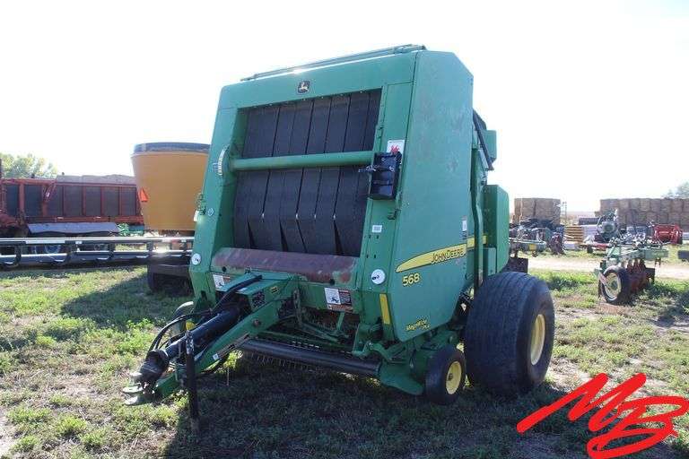 John Deere  568 Round MegaWide Plus Baler